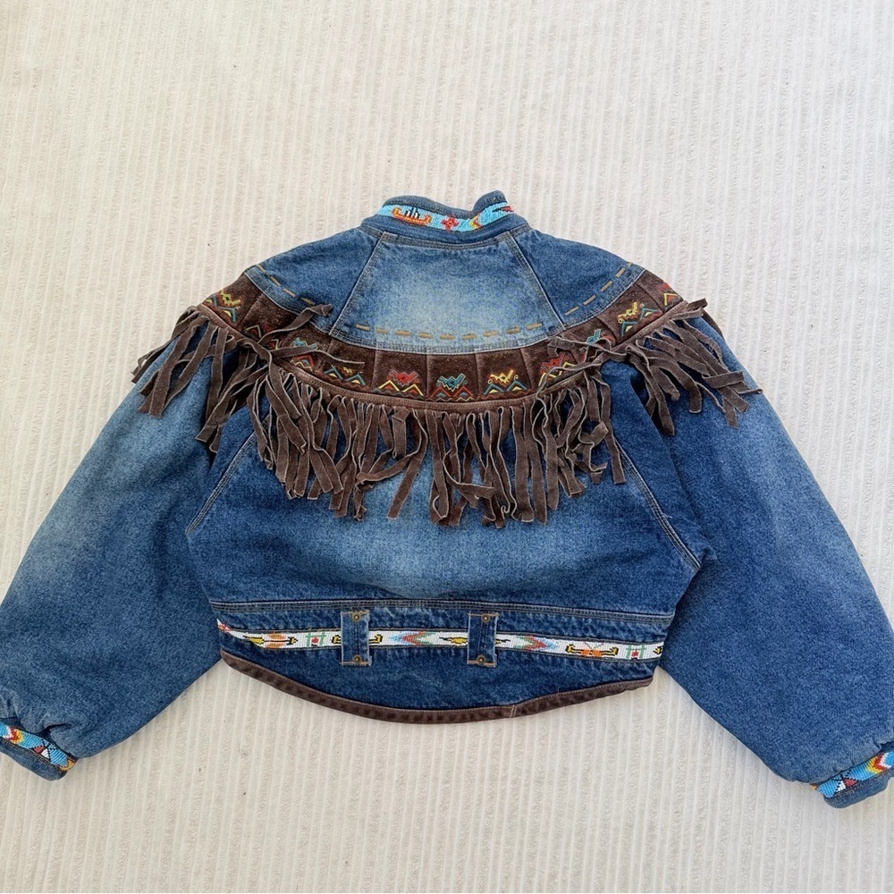 Vintage NO JEANS Suede Fringe Western Cropped Denim Jean Jacket | Size M - Picture 7 of 9